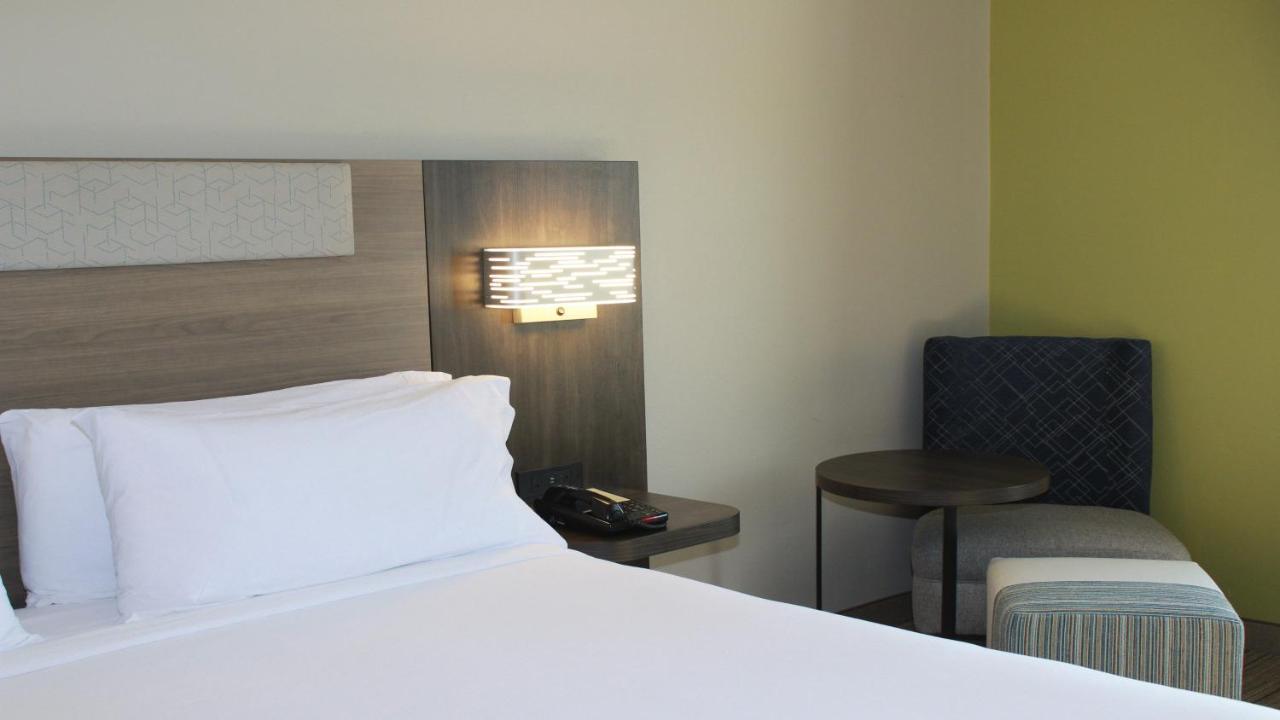 Holiday Inn Express Hotel & Suites Hope Mills-Fayetteville Airport By Ihg Exterior foto