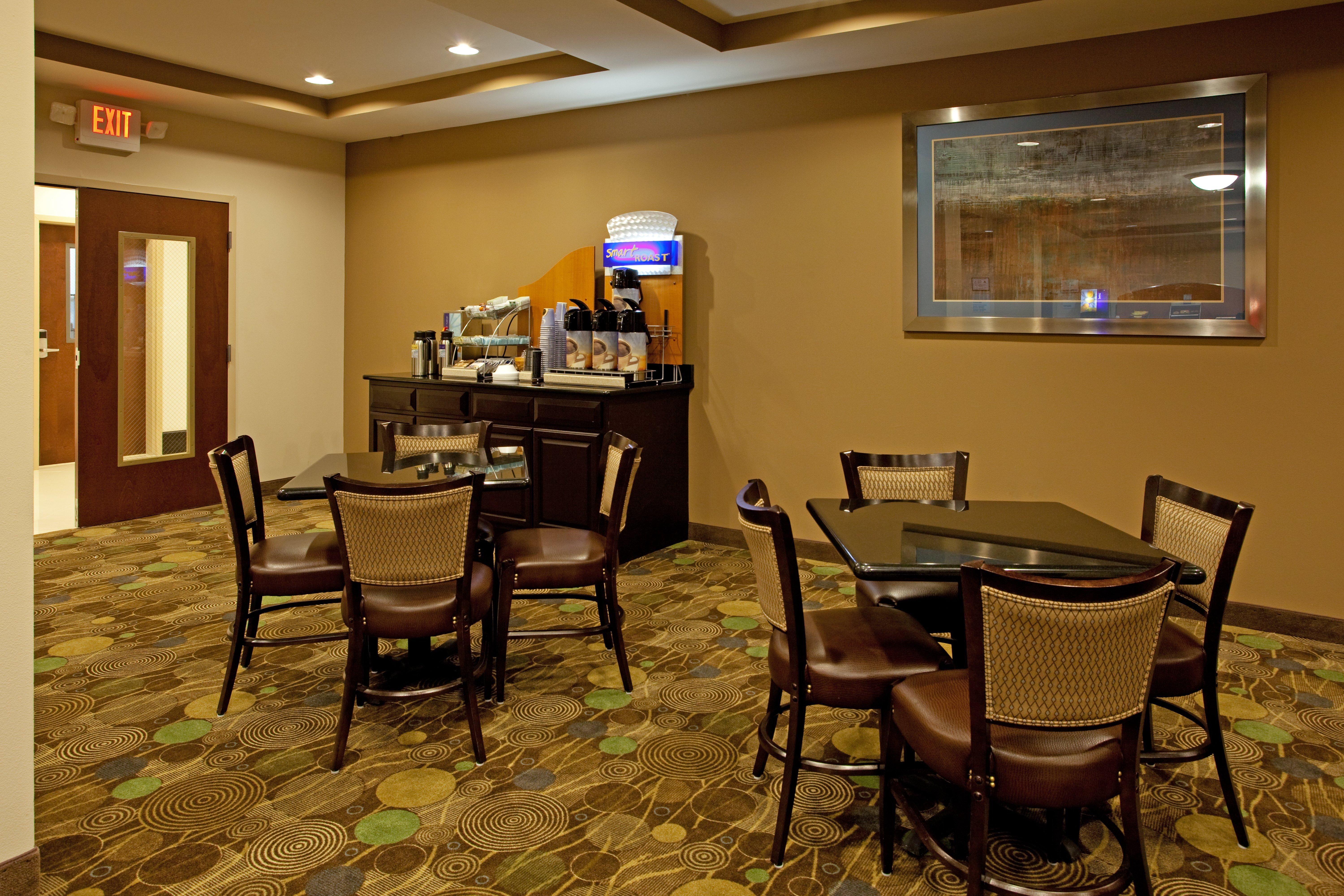 Holiday Inn Express Hotel & Suites Hope Mills-Fayetteville Airport By Ihg Exterior foto