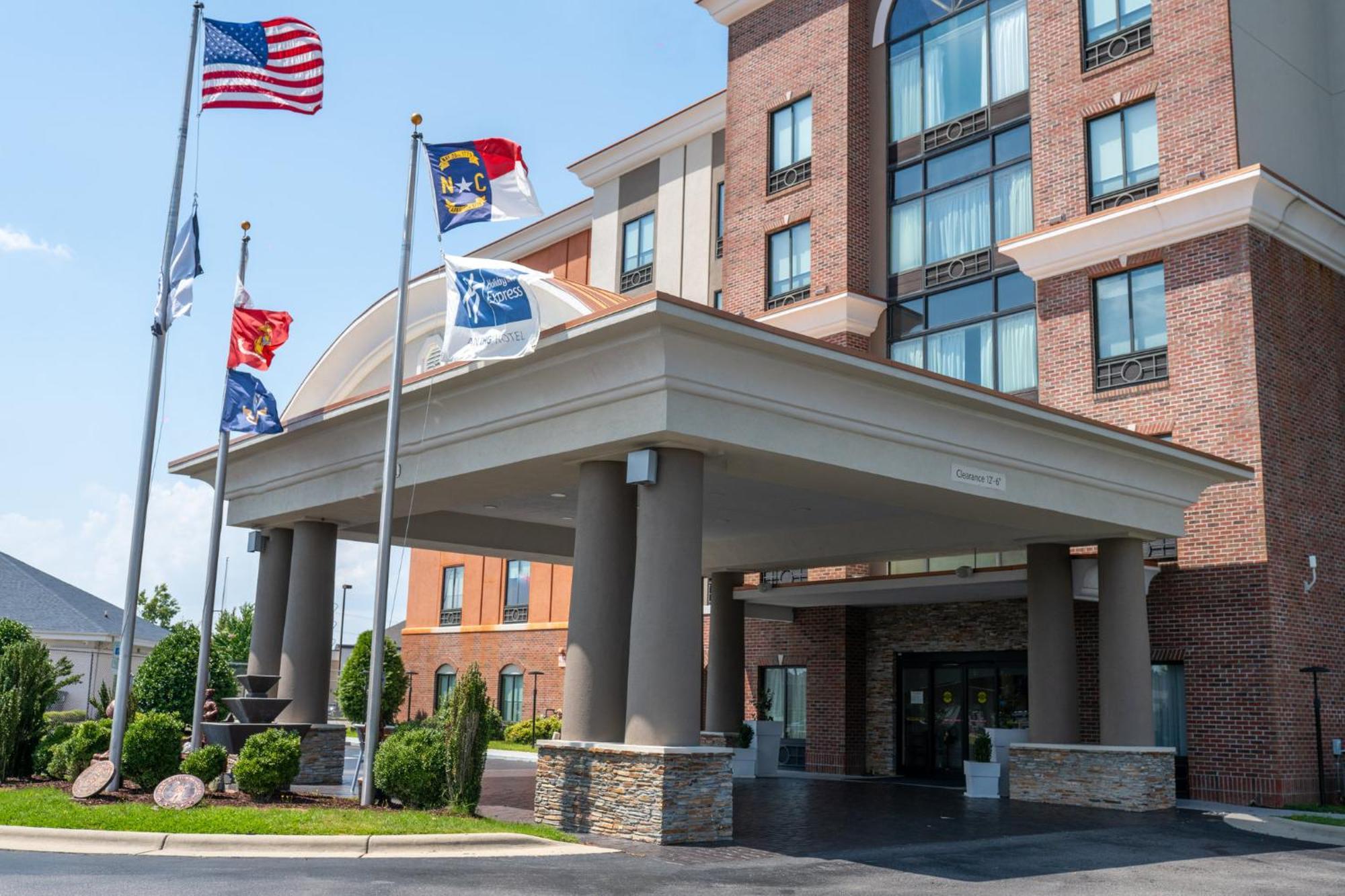 Holiday Inn Express Hotel & Suites Hope Mills-Fayetteville Airport By Ihg Exterior foto